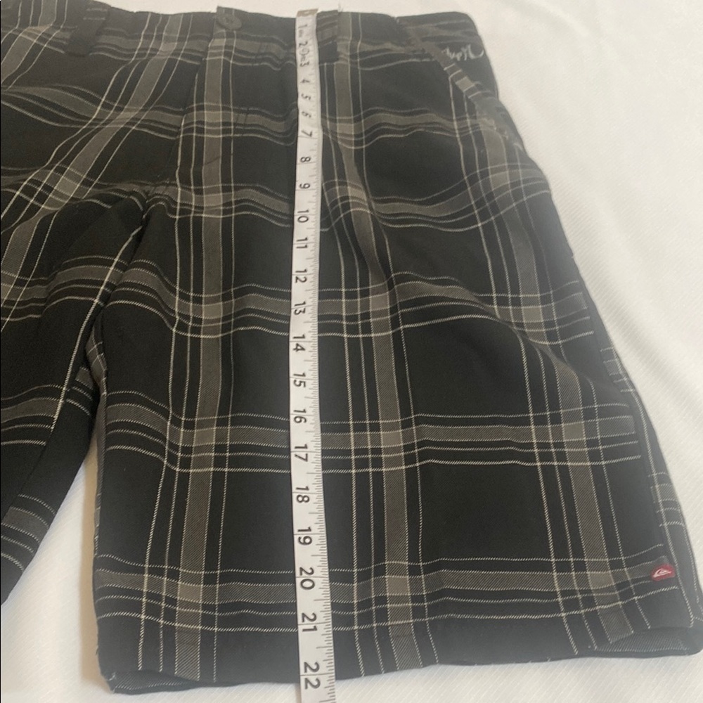 Quiksilver Shorts Plaid Black Logo Skater Y2K Size 30 - Picture 5 of 16